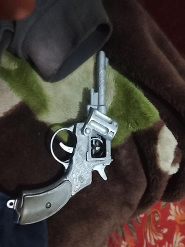 пистолеты игрушка: Игрушечный револьвер-капсюльник (имитация старинного револьвера) - — 2