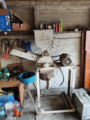 Для кафе, ресторанов: Продаётся дробилка кулачковая трёхфазная. Мощность двигателя 5.5 — 1