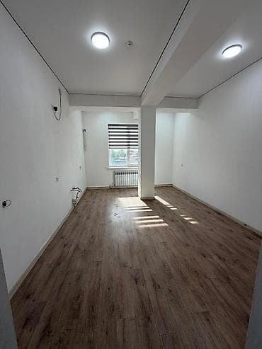 Кыймылсыз мүлк: Кеңселерди ижаралоо, 200 м², Административдик имаратта, 1-катар, Өзүнчө санитардык түйүнү менен, Коопсуздук системасы менен — 10