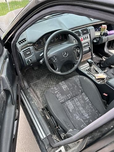 Mercedes-Benz E-Class: 1999 г., 2.4 л, Кол менен иштөөчү, Бензин, Седан — 4