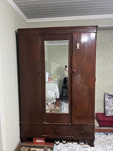 Шкафтар: Шифоньерлер, кийидер үчүн шкафтар, Түз, Жыгач — 3