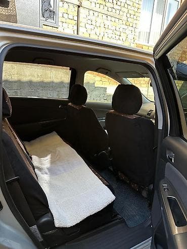 Toyota WISH: 2004 г., 1.8 л, Автомат, Бензин, Минивэн — 4