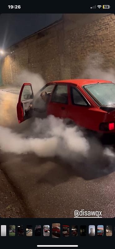 street: Ford Sierra: 1990 г., 1.8 л, Механика, Бензин, Седан — 2