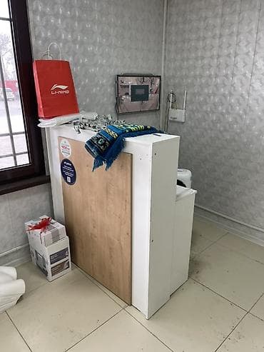 магази: Стеллаж Для телефонов и их аксессуаров, Лофт, 2 см * 1 см * 35 см, 
Б/у — 3