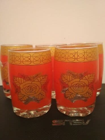 продаю или меняю на: Стеклянные стаканы, красного цвета с золотым декором, 5 штук, целые — 3