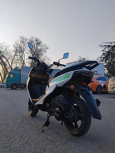 Кумурска мотороллер: Макси-скутер 200 куб. см, Бензин, Колдонулган — 7