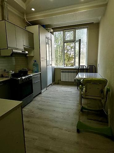 2 8: 3 комнаты, 92 м², Элитка, 3 этаж, Старый ремонт — 1
