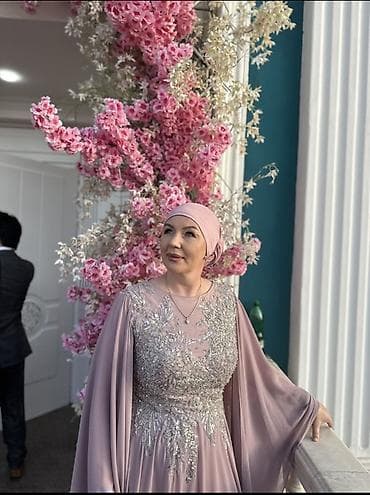 Личные вещи: Вечерние платья – 3 модели все платья одевались один раз 1) Платье в — 2