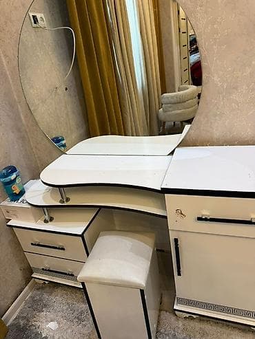 зеркало большие: Гарнитур для спальни в классическом стиле с греческим орнаментом — 1
