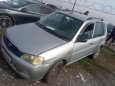 Mazda Demio: 2001 г., 1.3 л, Механика, Бензин, Универсал