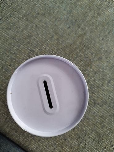 книга копилка: Копилка-банка с принтом 100-долларовой купюры. - Материал корпуса — 2