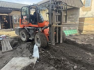 full construction: Услуга вилочный погрузчик вездеход Кара полный привод груза подьем — 2