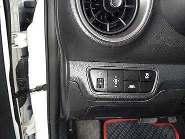 торг у капота: Kia K3: 2020 г., 1.6 л, Автомат, Бензин, Седан — 9