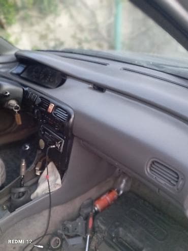 Mazda 626: 1990 г., 2 л, Кол менен иштөөчү, Бензин, Седан — 2
