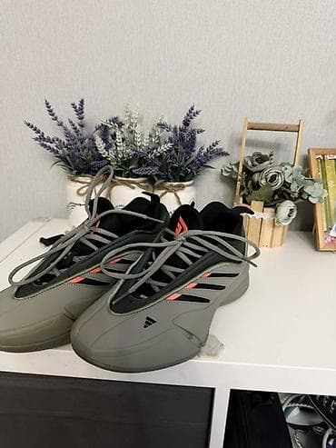 Кроссовки Adidas (баскетбольные) - Модель с низким/средним профилем — 4