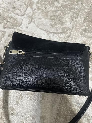 35 mm: Кожаная сумка комбинация с замшой Внутри много отпеков, карманов — 3