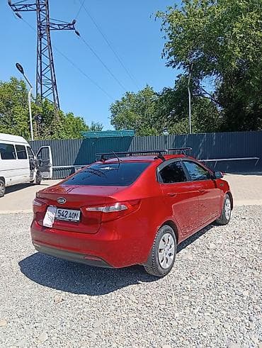 кызыл кия кыз: Kia Rio: 2012 г., 1.6 л, Кол менен иштөөчү, Бензин, Седан — 4