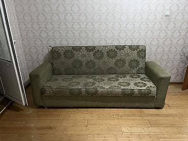 Диван двухместный, компактный. Прямой корпус с плотными at lalafo.kg Диван двухместный, компактный. Прямой корпус с плотными
