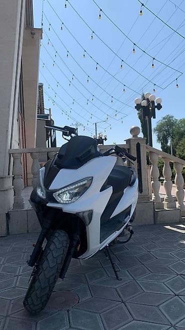 Макси-скутер 150 куб. см, Бензин, Б/у