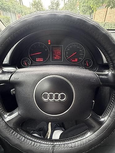 подшивочная машина: Audi A4: 2002 г., 2 л, Автомат, Бензин, Седан — 9