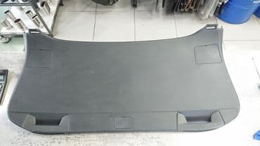 детские зимние резиновые сапоги: Обшивка багажника Toyota 2019 г., Б/у, Оригинал, Япония — 1