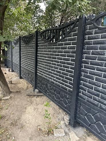 Декоративные заборные панели из бетона/ЖБИ с фактурой «кирпич» и