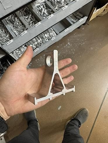 Техника и электроника: Алюминиевый кронштейн/крепёжный профиль Описание: - Материал — 1