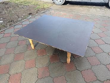 Столик для завтрака, Б/у, цвет - Коричневый at lalafo.kg Столик для завтрака, Б/у, цвет - Коричневый