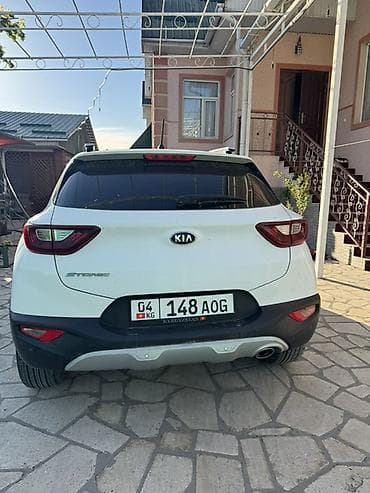 Kia Stonic: 2018 г., Кроссовер