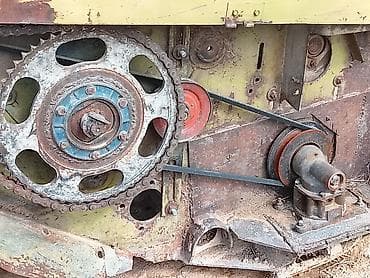 мотор запчасти: Самоходный зерноуборочный комбайн «303» с кабиной оператора — 3