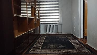 Недвижимость: Сдаётся 2комнатная КВ - Площадь: вытянутое помещение с двумя окнами — 1