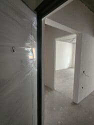 срочно продаётся 1 комнатная квартира в районе ошского рынка по улице молодая гвардия токтогула: 1 комната, 51 м², 108 серия, 6 этаж, ПСО (под самоотделку) — 7