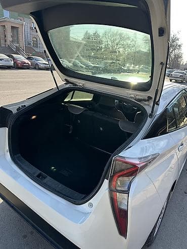 tayota progres: Toyota Prius: 2016 г., 1.8 л, Вариатор, Гибрид, Хэтчбэк — 4