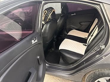 салон g30: Hyundai Solaris: 2013 г., 1.6 л, Механика, Бензин, Седан — 7