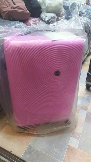 женскую дорожную сумку на колесах: Большой выбор чемоданов ***цена указана за ОДИН маленький размер — 4