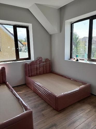 сдаётся кушетка: Требуется доставщик мягкой мебели зарплата 30000 обед ужин + — 3