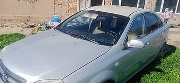 e60 m5: Седан серебристого цвета, 4 двери, кузов классического типа. Литые — 2