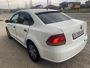 авто пол: Volkswagen Polo: 2013 г., Ручные, Бензин, Седан — 2