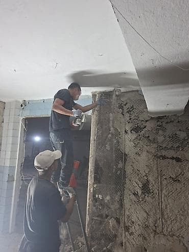 Дубалдарды бузуу, Полдорду бузуу, Шыптарды чечүү | Гипсокартон дубалы, Тосмолорду бузуу, Эски шыбакты алуу | Эски тушкагаздардан тазалоо, Эски шыбоону түшүрүү, Актиташты кыруу | Ламинатты демонтаждоо, Паркетти демонтаждоо, Линолеумду демонтаждоо | Шифер чатыр, Металл черепицадан жасалган чатыр, Жумшак чатыр 6 жылдан ашык тажрыйба — 4