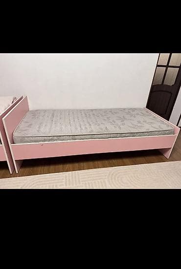 Дом и сад: 2 штуки односпальной кровати с матрасом + прикроватная тумба Кровать — 1