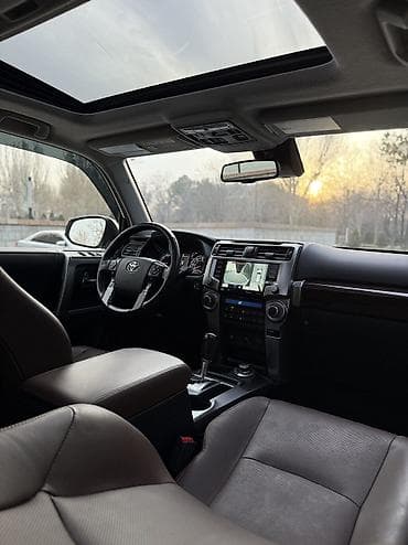 Продажа авто: Toyota 4Runner: 2023 г., 4 л, Автомат, Бензин, Внедорожник — 8