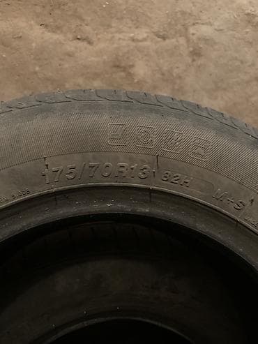 Шиналар жана дисктер: 175/70 R13 82H M+S. Характеристики: - Размер: 175/70 R13 - Индекс — 1