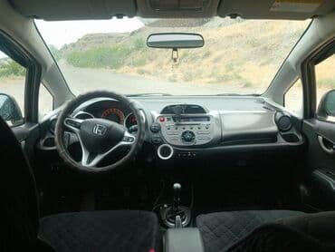 домкраты бу: Honda Jazz: 2008 г., 1.3 л, Механика, Бензин, Хэтчбэк — 5