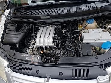 ижара машина: Volkswagen Sharan: 2001 г., 2 л, Кол менен иштөөчү, Бензин, Вэн/Минивэн — 4