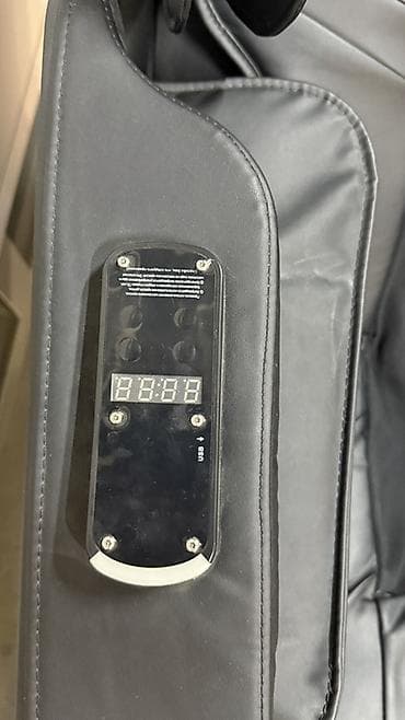 офисный кресло б у: Массажное кресло, цвет - Черный — 7