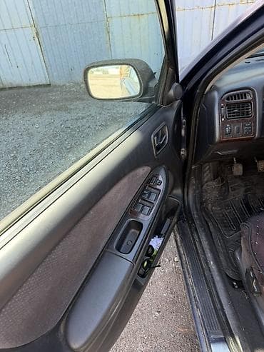 Продажа авто: Toyota Avensis: 2002 г., 2 л, Механика, Дизель, Лифтбек — 9