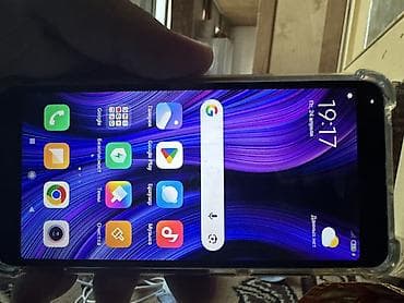 6: Redmi, Redmi 6, Б/у, 32 ГБ, цвет - Черный, 2 SIM — 3