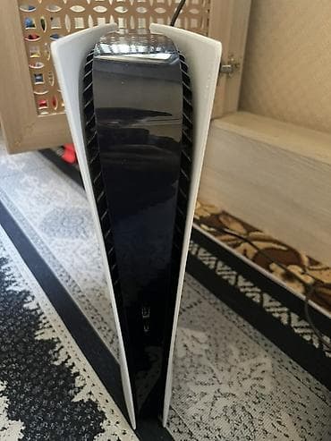 Аксессуары для консолей: Игровая консоль Sony PlayStation 5 (белый корпус) - Модель — 3