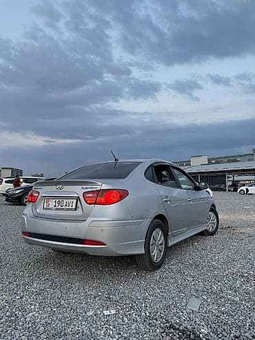 Hyundai Avante: 2012 г., 1.6 л, Газ, Седан — 4