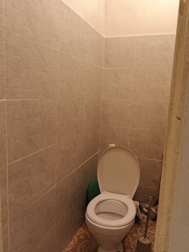 манас айылы дом: 2 бөлмө, 4 кв. м, 105-серия, 2 кабат, Косметикалык ремонт — 3